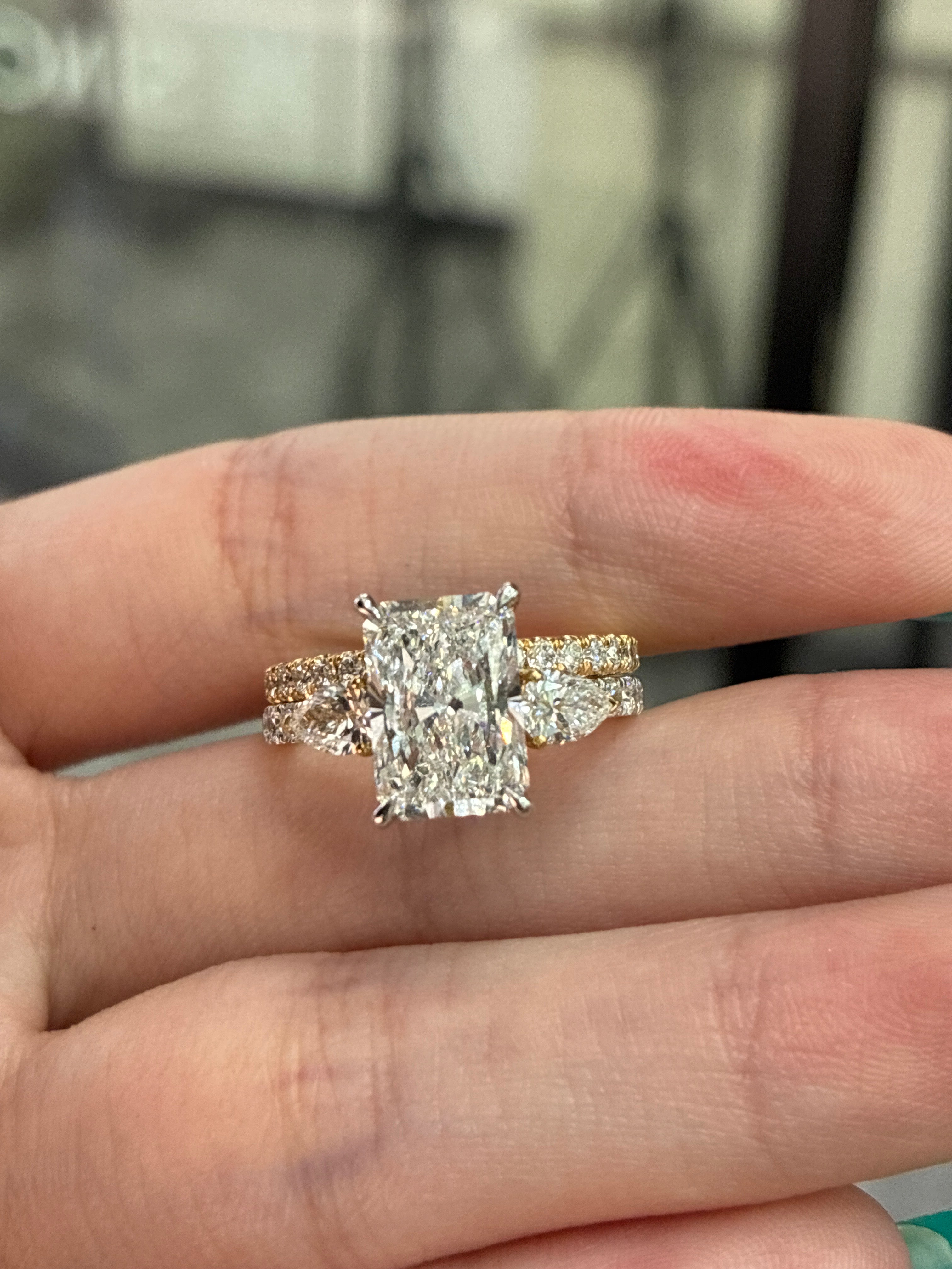 Deposit For Paula 14k solid white gold 3carat radiant E/VVS2 with 0.501ct sidestones, with 14K solid yellow gold open band 0.457ct pear&0.328ct