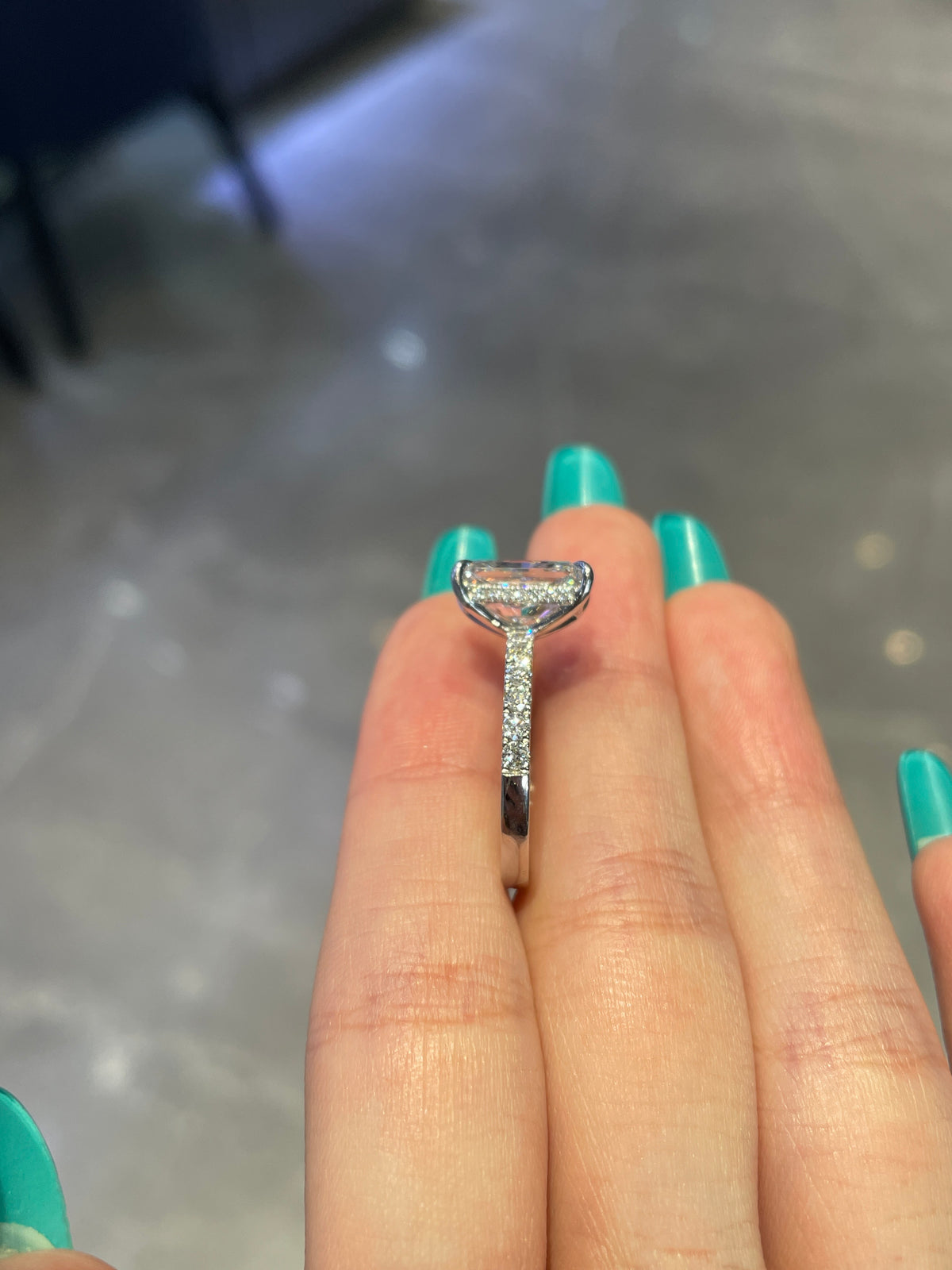 Deposit for Vicera_The_Legacy 14K solid white gold 4.5carat radiant E/VVS2, with 0.50carat sidestones&hidden halo(customization)