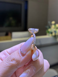 For Adrienne, 2.5ct Elongated cushion +0.577ct, E/VS1, 14k gold