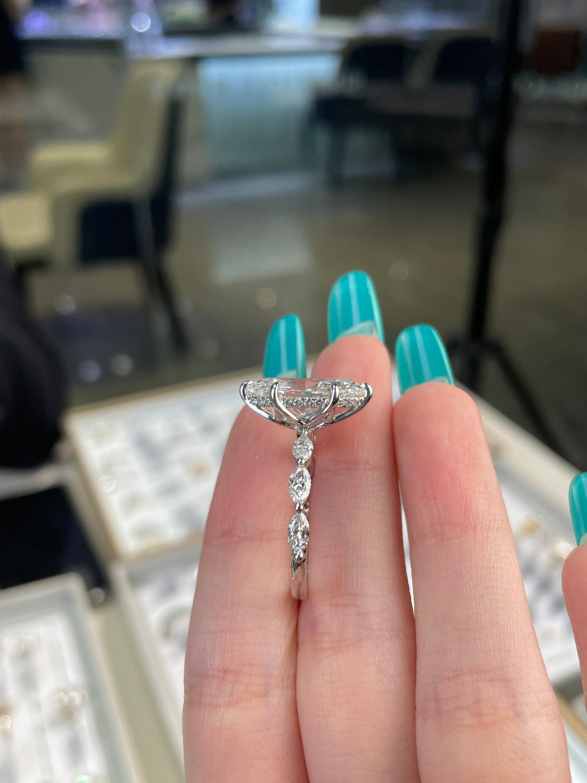 For Creole Counselor 14K solid white gold 4carat E/VVS2, with 0.914ct marquise band