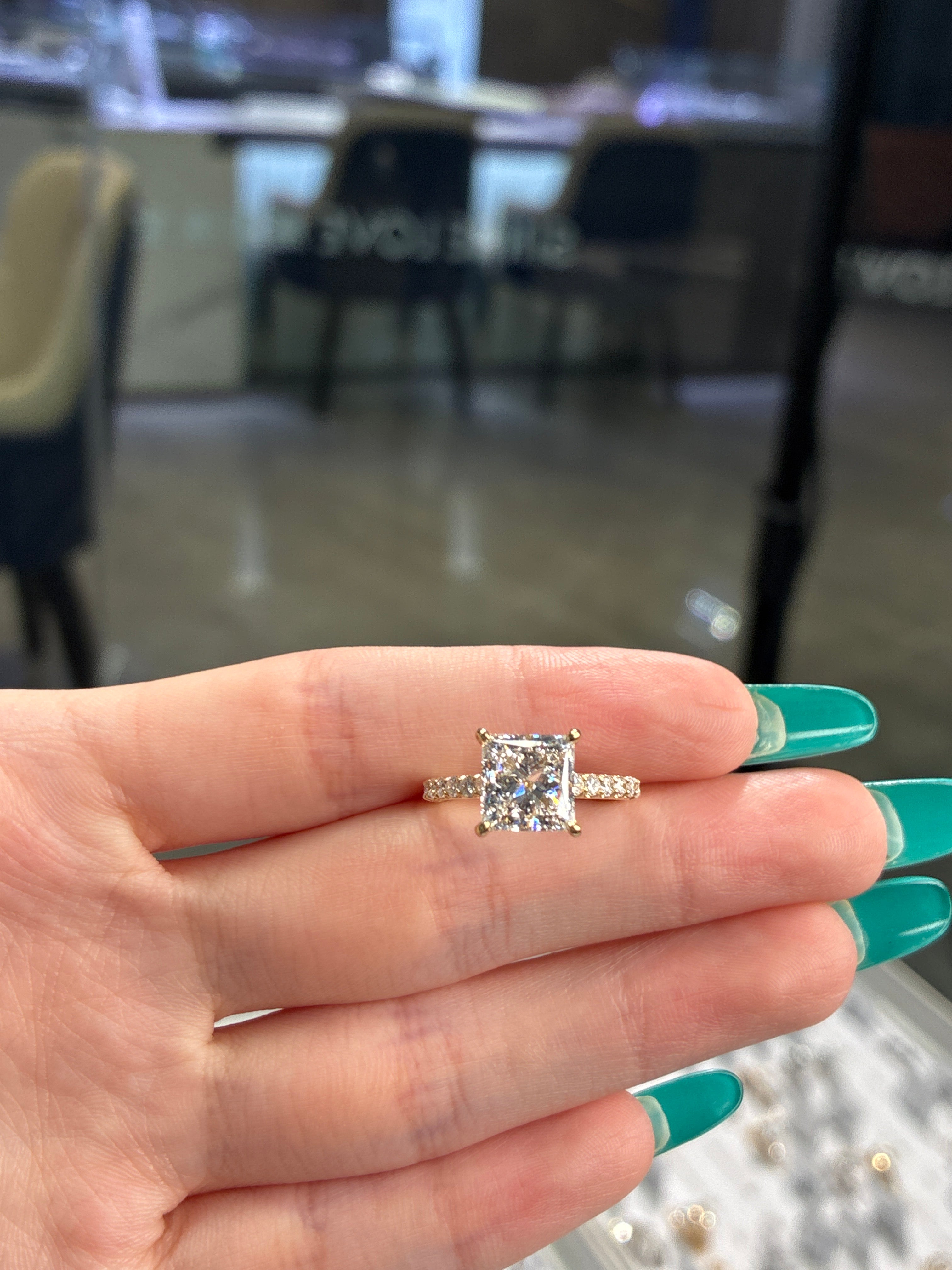 For Janel Stroud 14K solid yellow gold 3carat princess cut E/VVS2, with 0.386ct sidestones