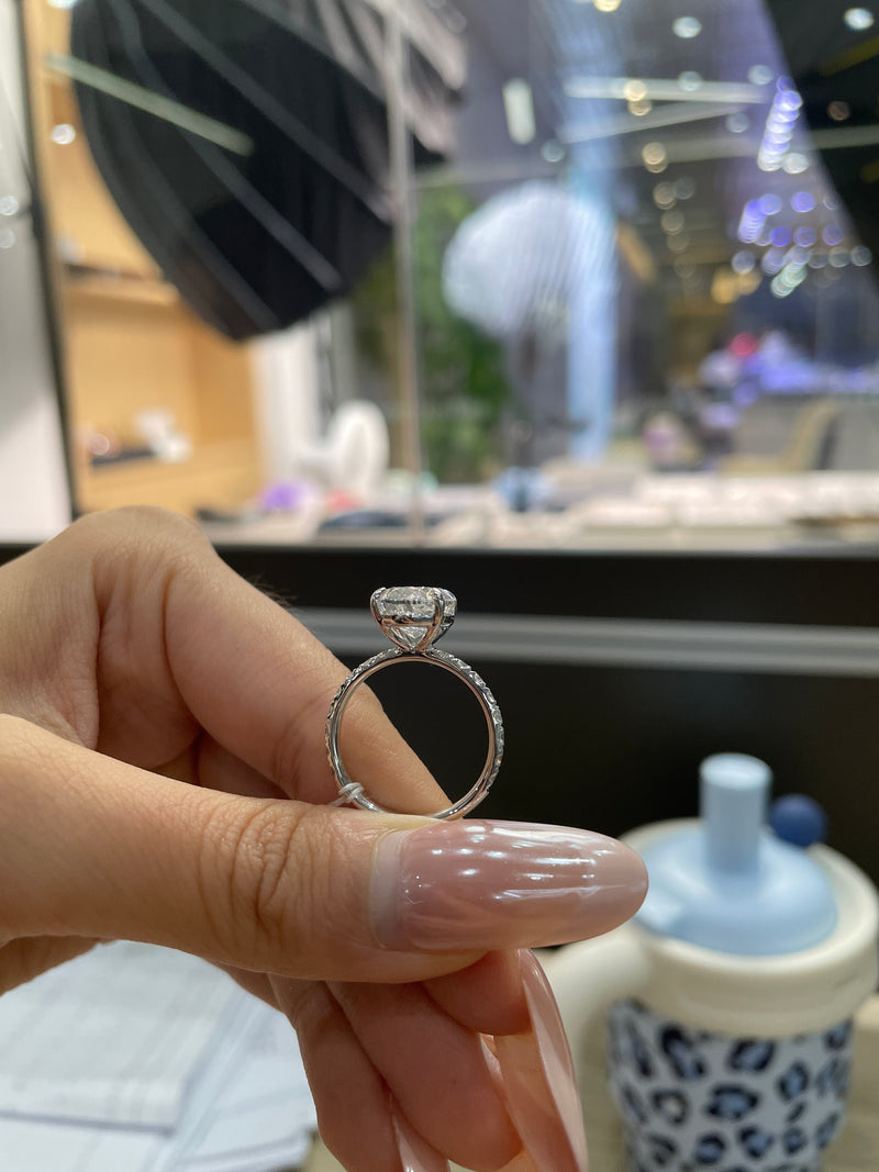 Deposit for mra4mra, 14k yellow gold, 5ct main stone, change the band into radiant cut ring’s band, E/VVS2