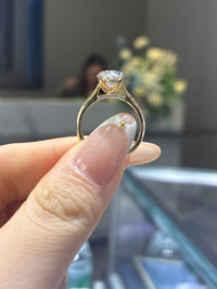For jordyn 14k yellow gold oval cut D/vvs2 main stone 3ct side stone 0.226ct