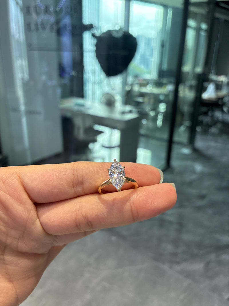 For Lulu A 14k yellow gold ring with 2.5ct diamond