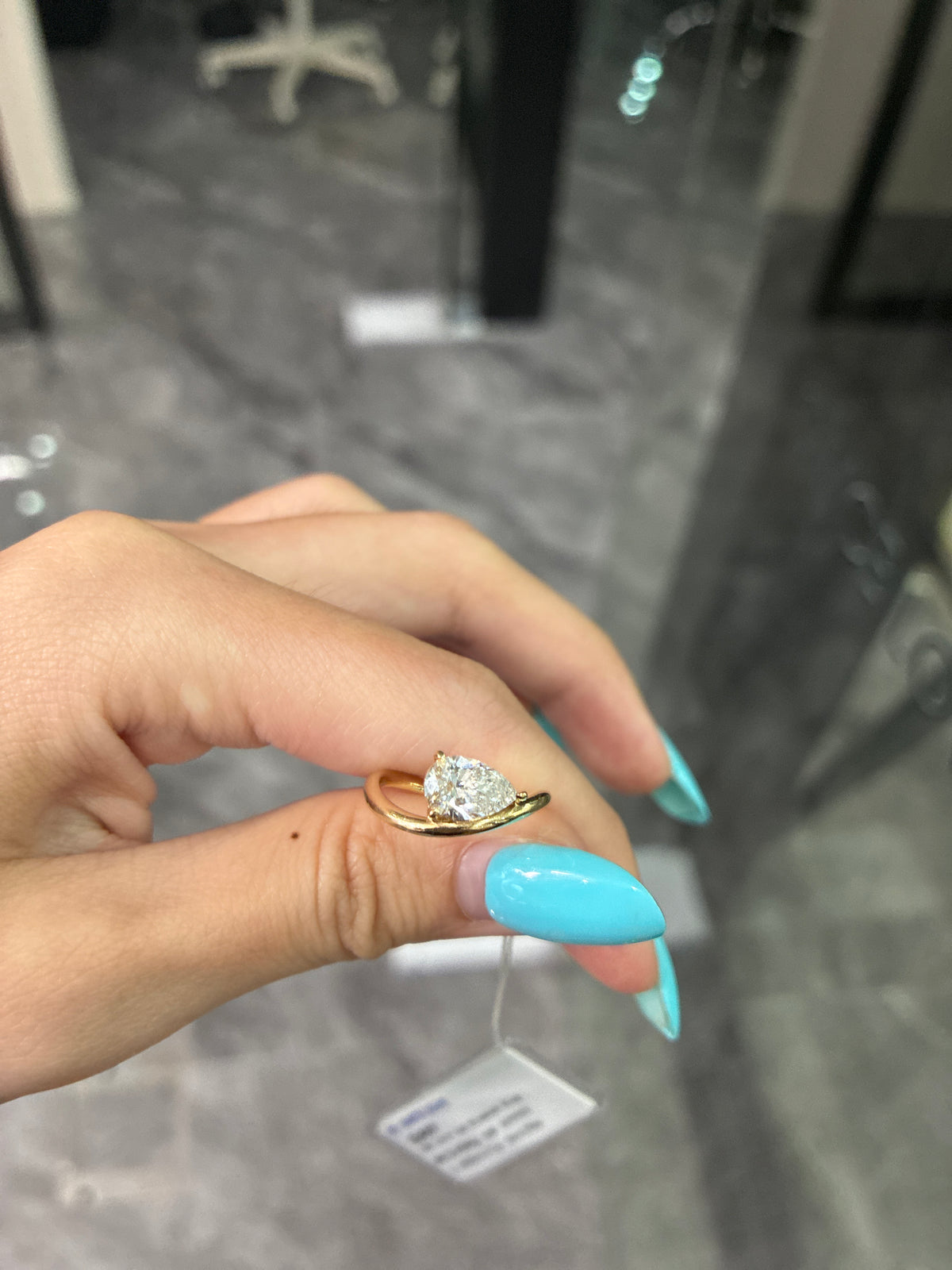 For Nadia 14k yellow gold 1.02 carat pear shape D VVS2 curled band customize