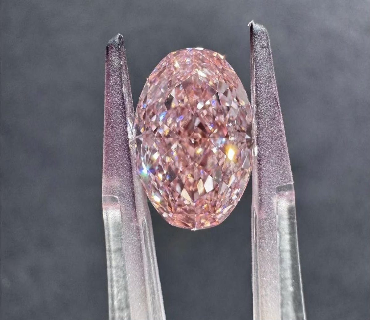 50% Retainer for Stacy Lee//
Oval Cut East-West Setting Pink Diamond Pink Diamond Ring//14K Solid yellow gold//1.27ct Oval Crushed Ice cut pink diamond center stone//FIP(Fancy Intense Pink)/VS1//US Size 5