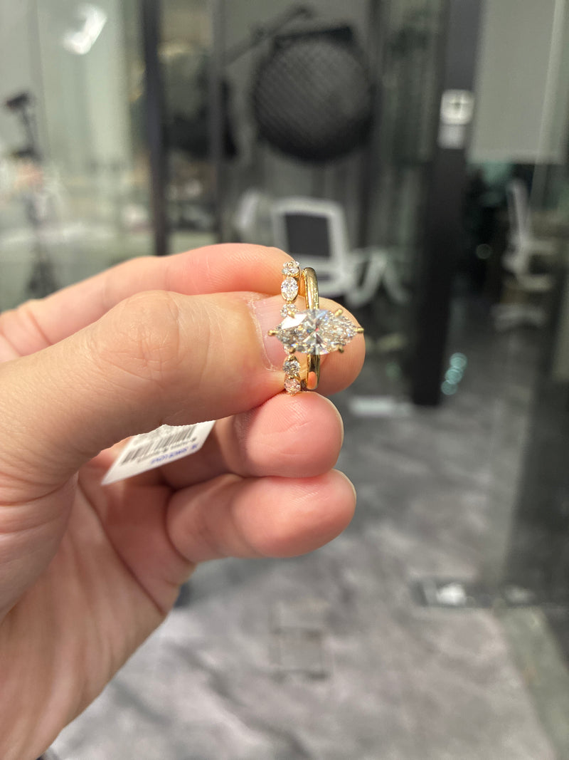 Wedding Set For Jeismary//Solitaire: 18K solid yellow gold//1.71ct Marquise Cut center stone//D/VS1+Band//14K solid yellow gold//7 stones for total 0.624ct US Size 6