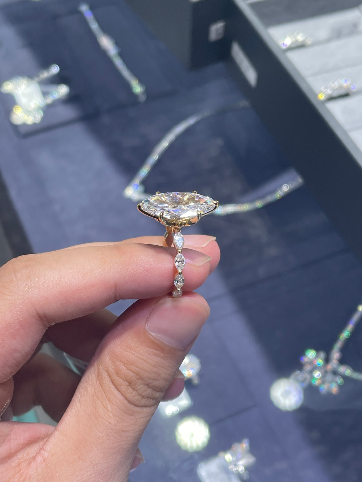 For Emily,18k yellow gold,main stone 5.02ct E VS1 side stone 1.062ct