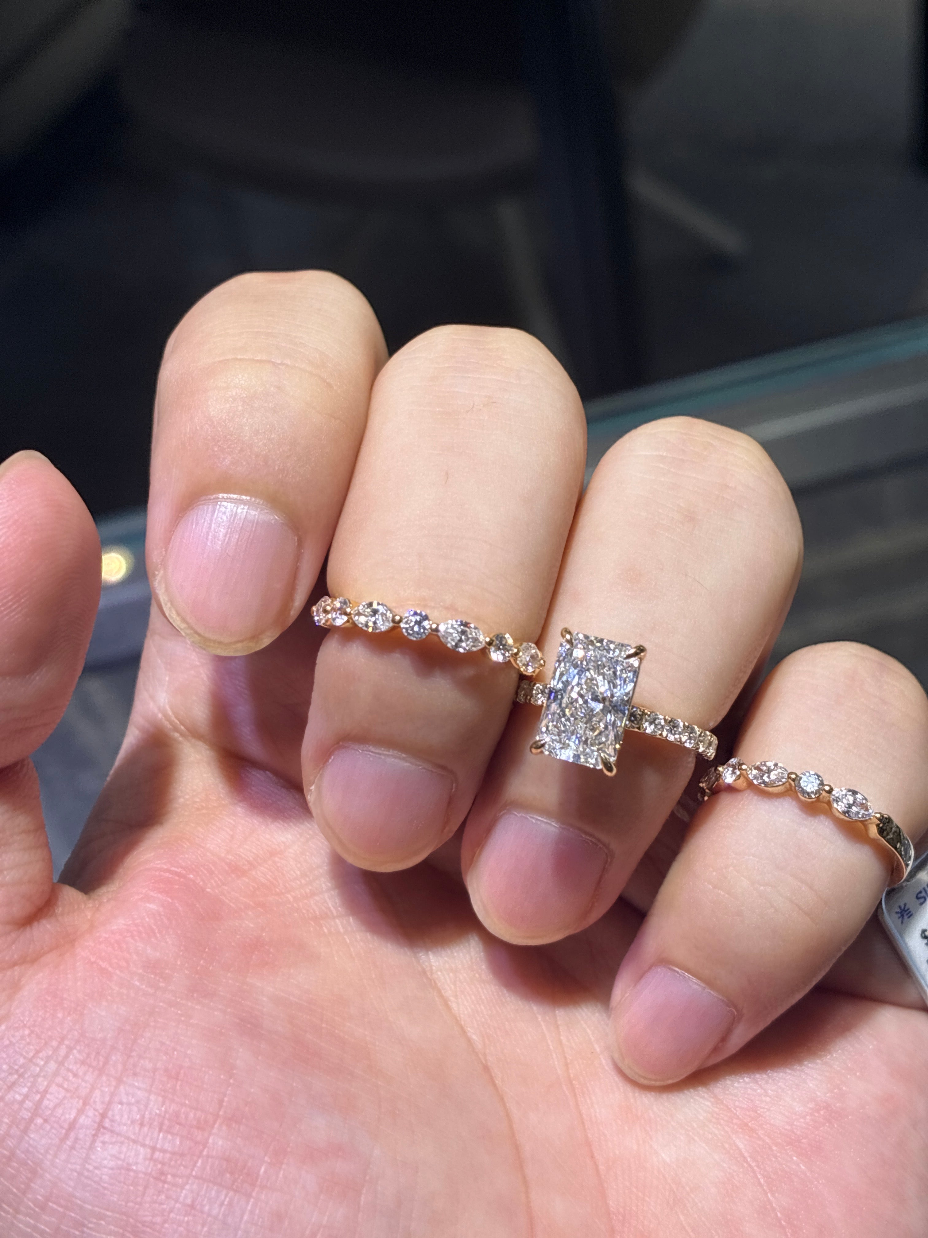For Geraldine Taylor the main stone 3.08ct E/VS1 14k