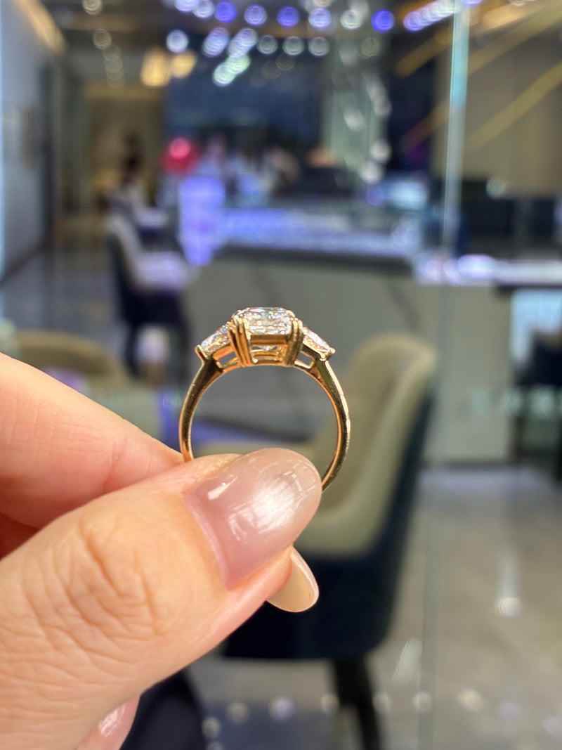 For bjam, 3ct Randiant with trillion cut three stone engagement ring, D/VVS2, in 14k yellow gold (ready to ship )