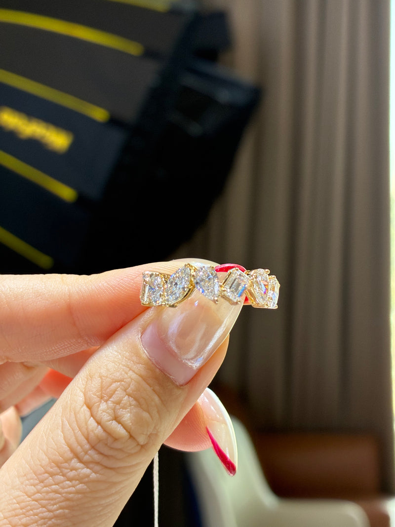 2.1ct Multiple Shape Band,DE/VS-VVS