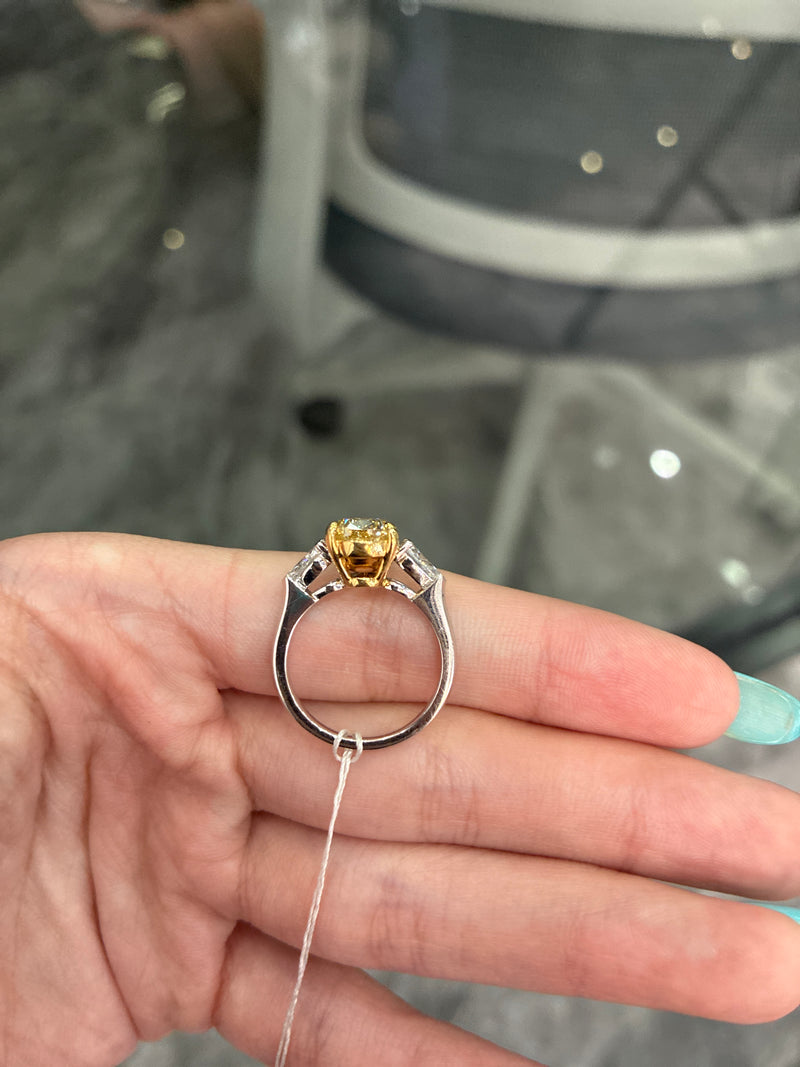 Deposit For Tammy 14K 1carat with 0.603ct side stones and hidden halo