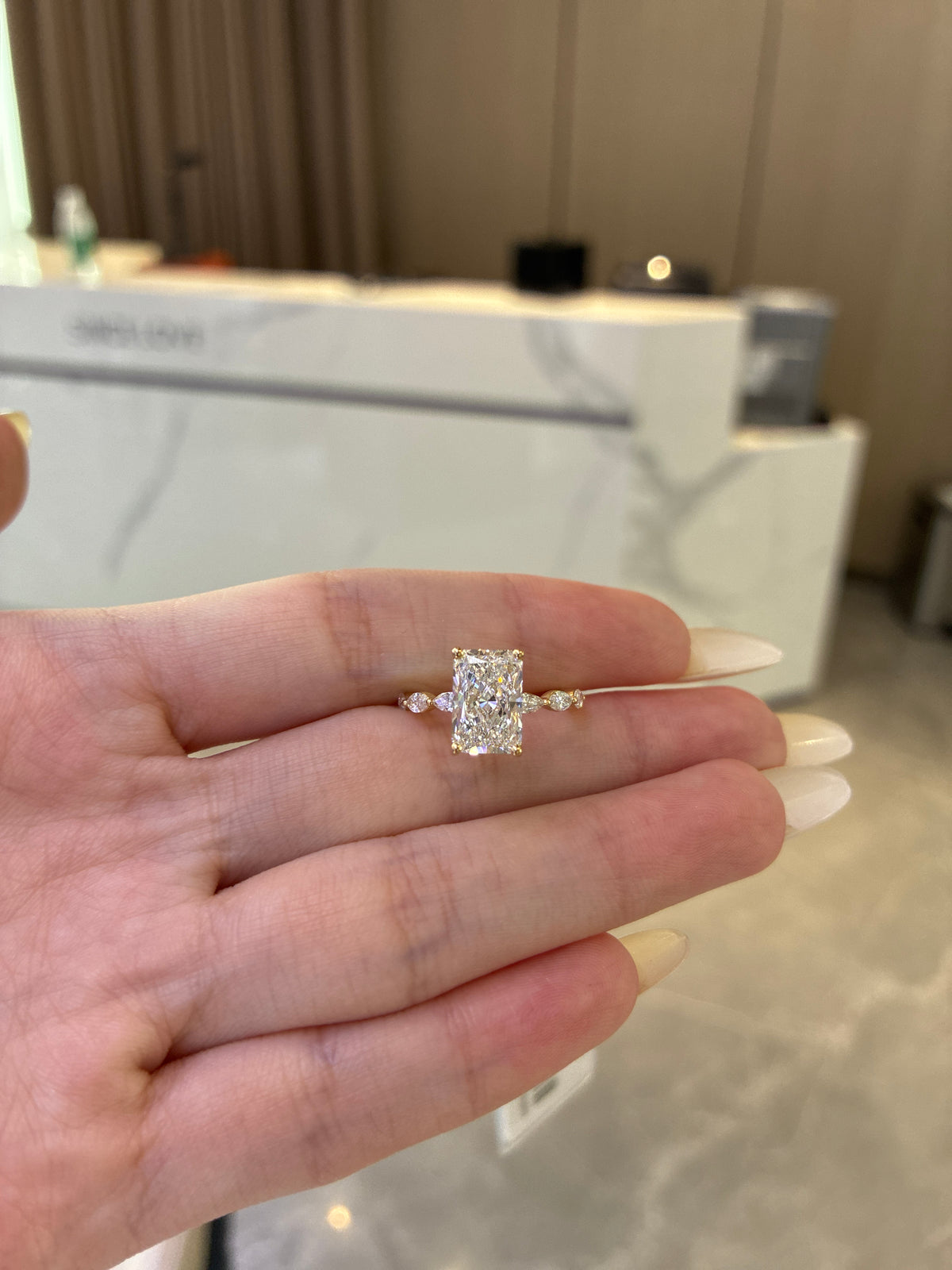 For Maddie 14k solid gold 2.5ct radiant E/VVS2 with sidestones&hidden halo