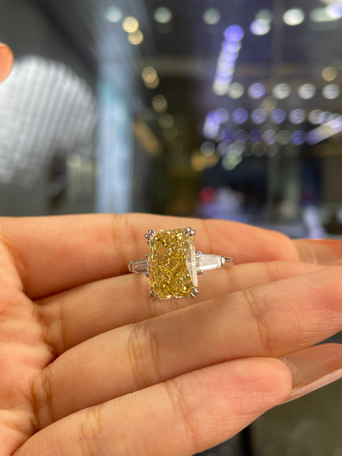 Deposit for jessika_paz_ 14k white gold, 5ct fancy yellow radiant main stone, 0.4ct side stones for both emerald stone, size 9