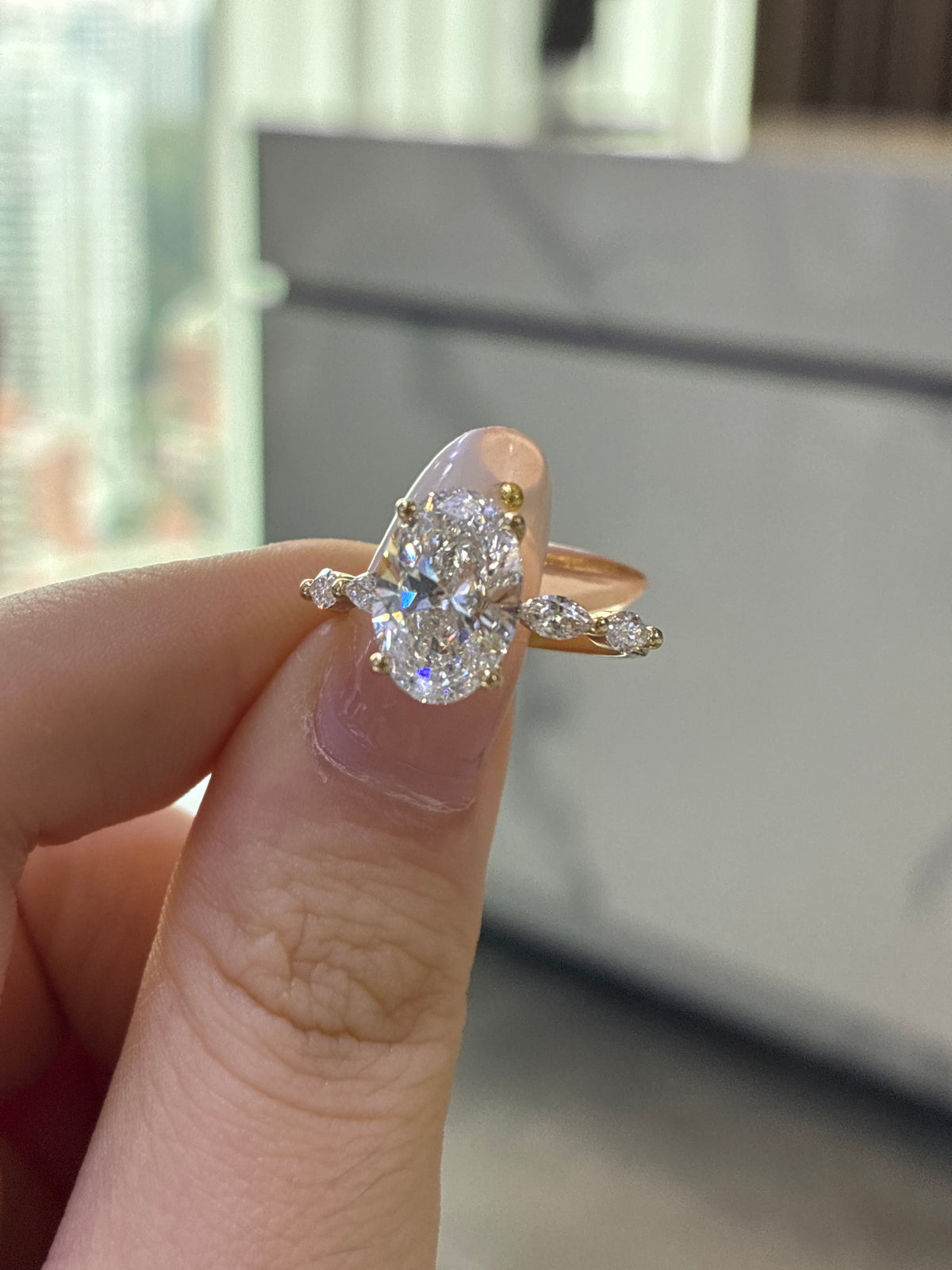 For Cris 14k yellow gold D/vvs2 oval cut with marquis cut pave band