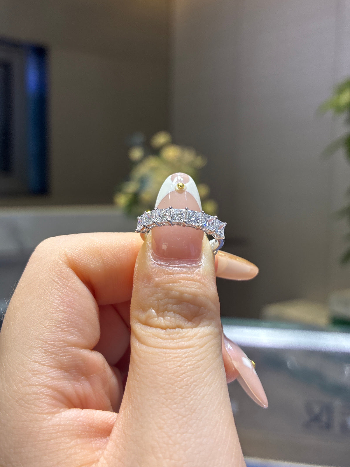 For Beverly 18k white gold D-E/vs,vvs  radiant cut half eternity band