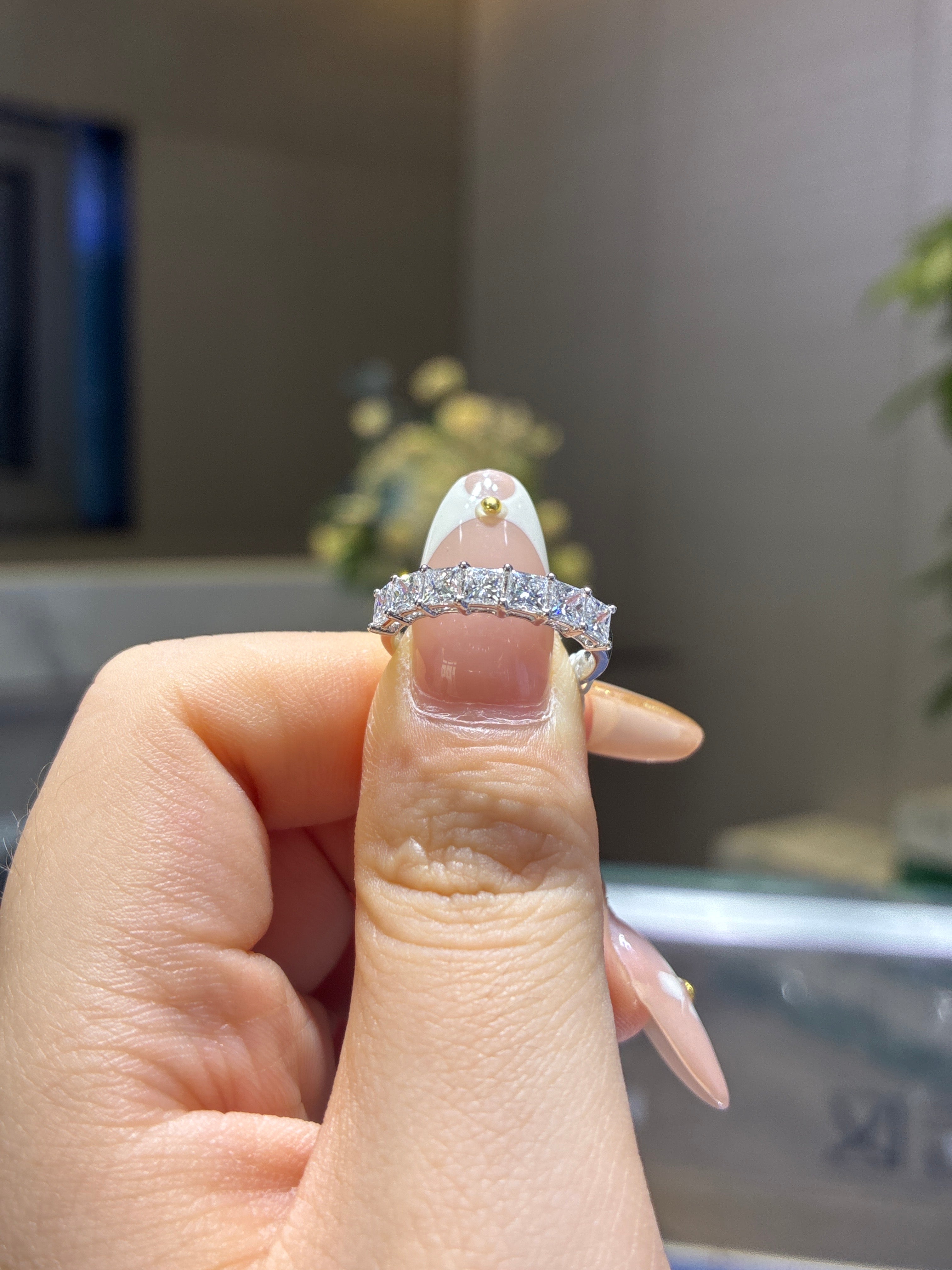 For Beverly 18k white gold D-E/vs,vvs  radiant cut half eternity band