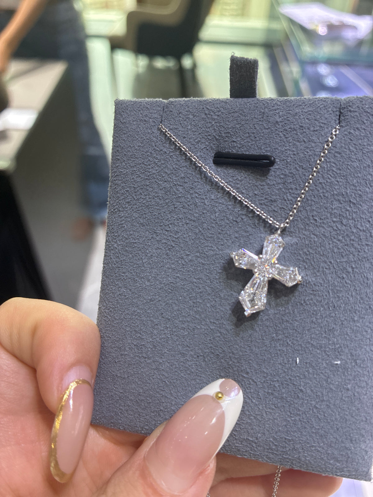 For Hana 18k white gold DE/vvs 2.07ct cross necklace remaining balance