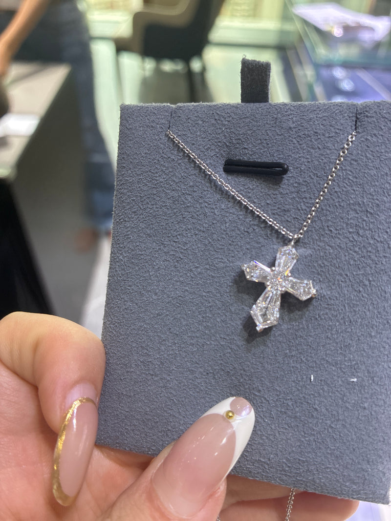 For Hana 18k white gold DE/vvs 2.07ct cross necklace remaining balance