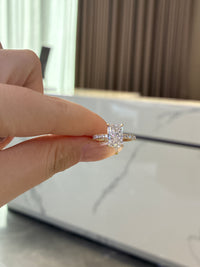 For cris 14k yellow gold radiant cut E/vs1 main stone 2.01ct side stone 0.307 ct