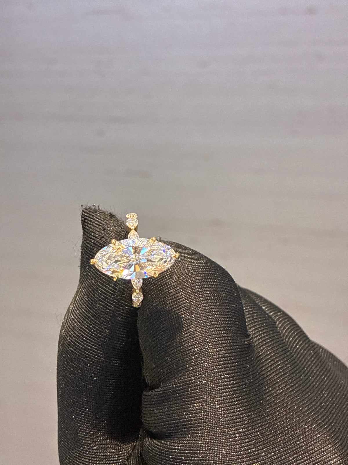 For SKYLA 5ct marquise E-VS1 18k gold