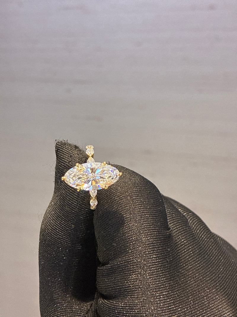 For SKYLA 5ct marquise E-VS1 18k gold