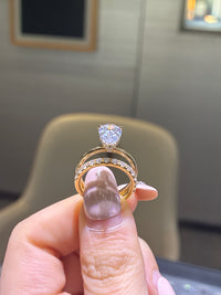 For AnDrea a set 18k band 0.541ct. +14k E VS1 2.01+0.16ct