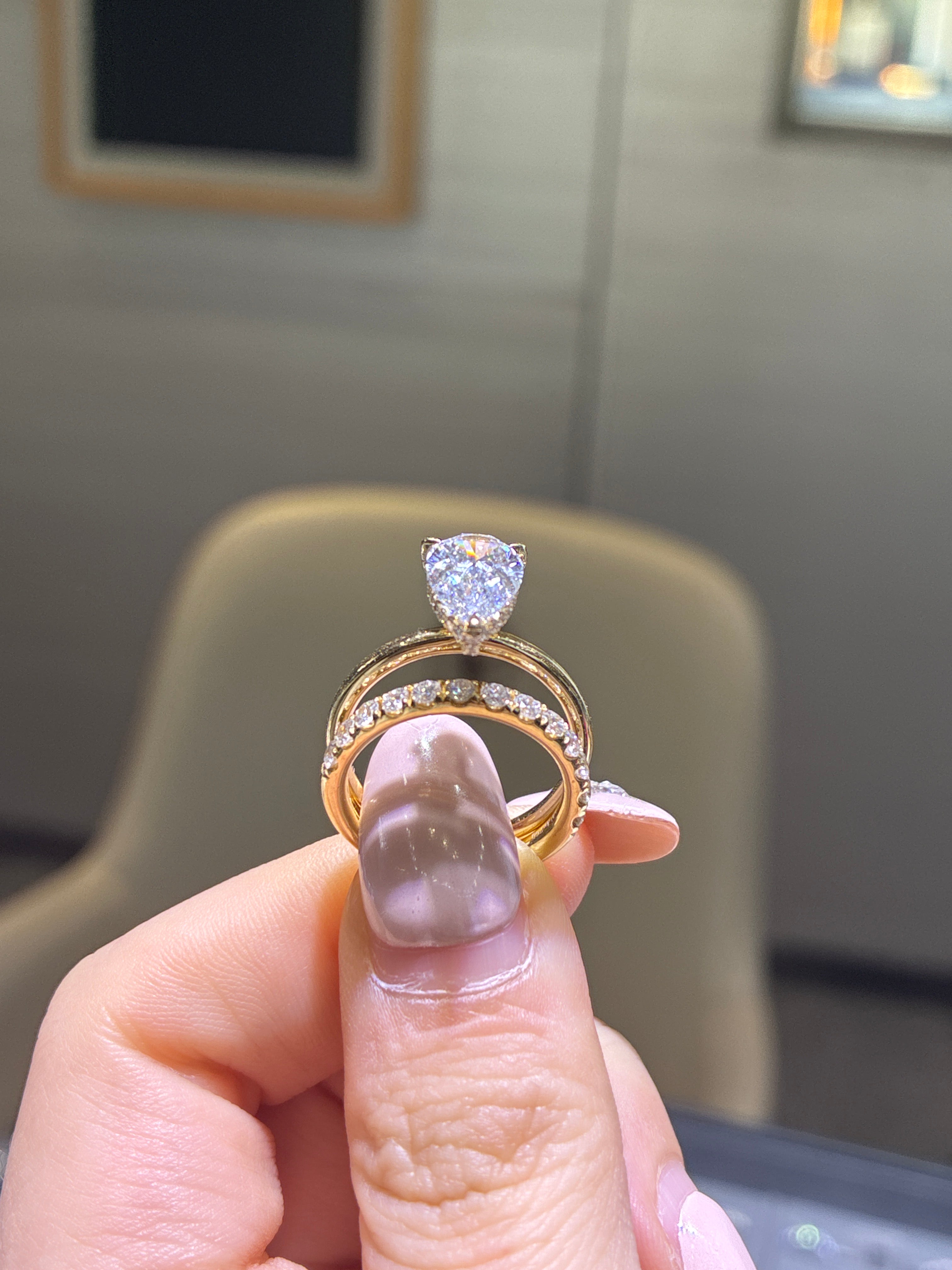 For AnDrea a set 18k band 0.541ct. +14k E VS1 2.01+0.16ct