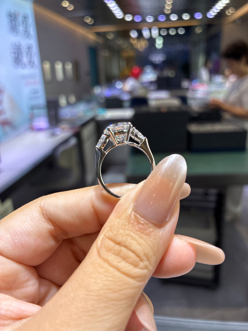 For Unboxingfunnow 18k 3.360ct round cut and 0.695ct side stones E/vs1