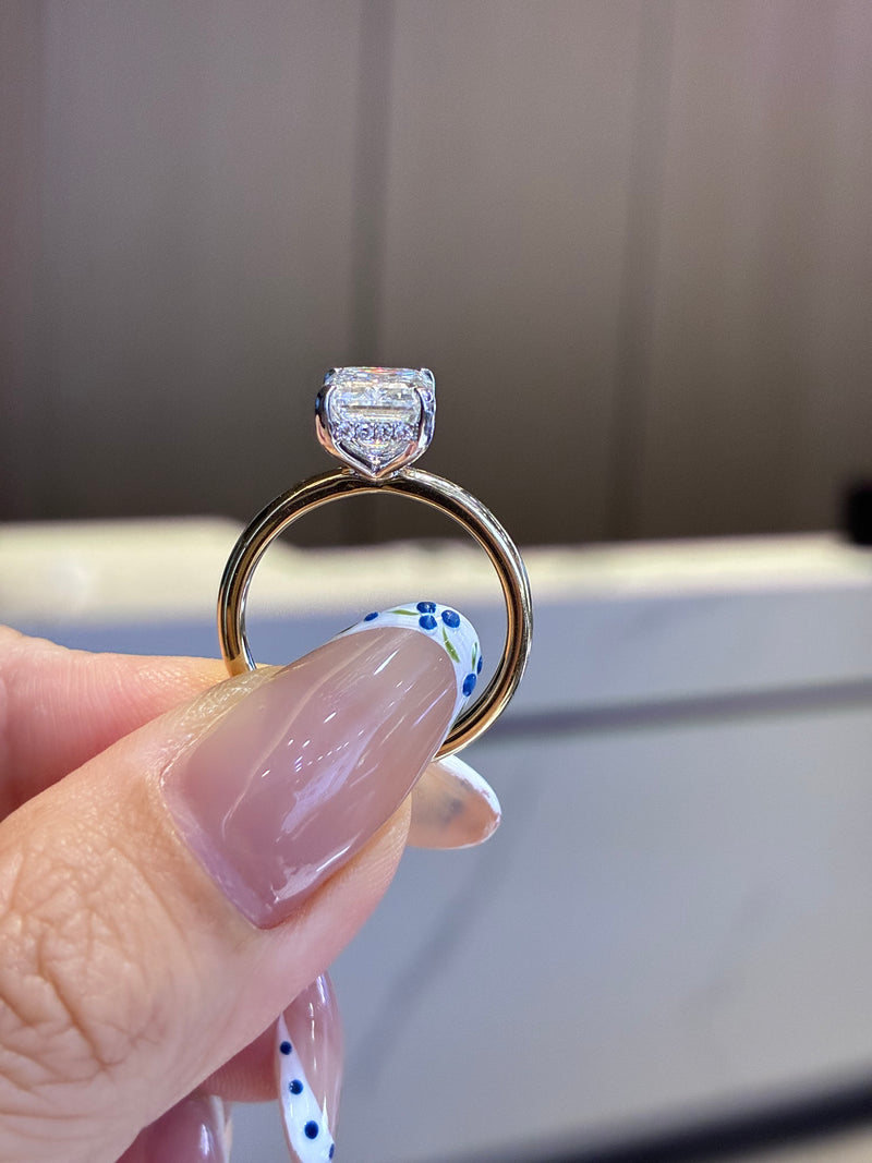 For Sowda, 3ct Emeral hidden halo Solitaire with hidden halo, E/VVS2