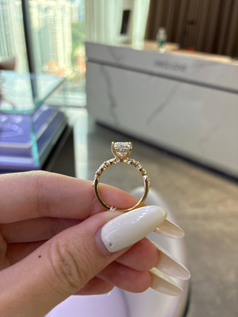 For Maddie 14k solid gold 2.5ct radiant E/VVS2 with sidestones&hidden halo