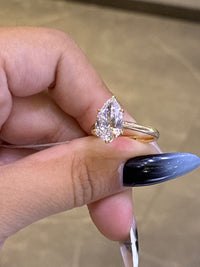 For bobbie 14k yellow gold 2.8ct pear cut D/vvs2