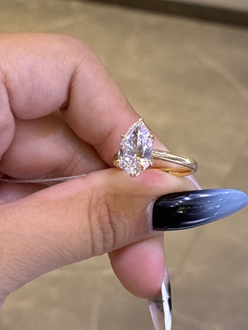 For bobbie 14k yellow gold 2.8ct pear cut D/vvs2