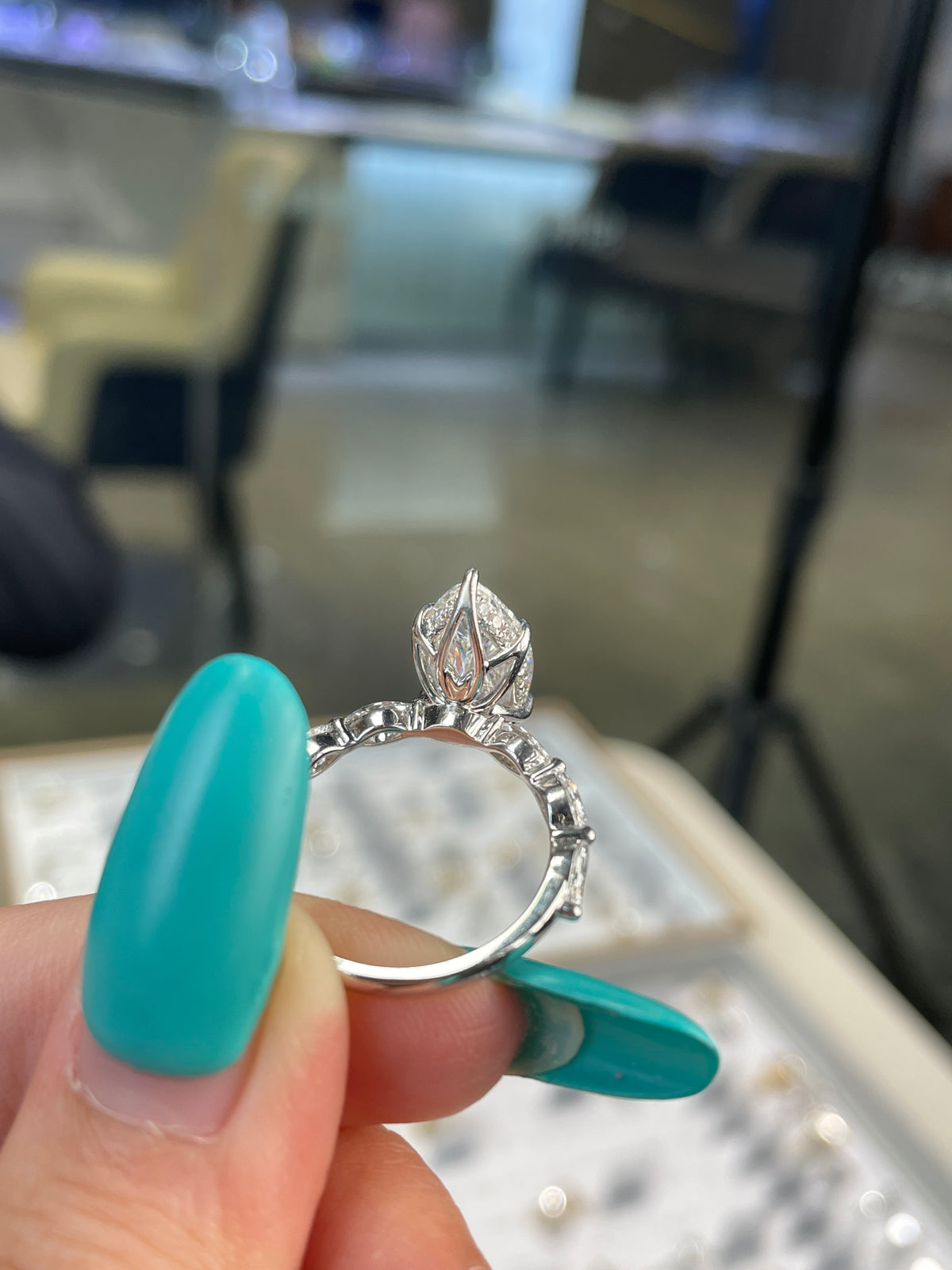 For Creole Counselor 14K solid white gold 4carat E/VVS2, with 0.914ct marquise band