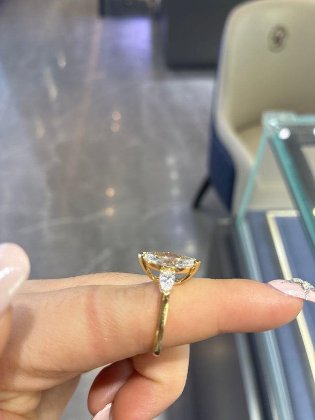 14k E/Vs1 2.5ct