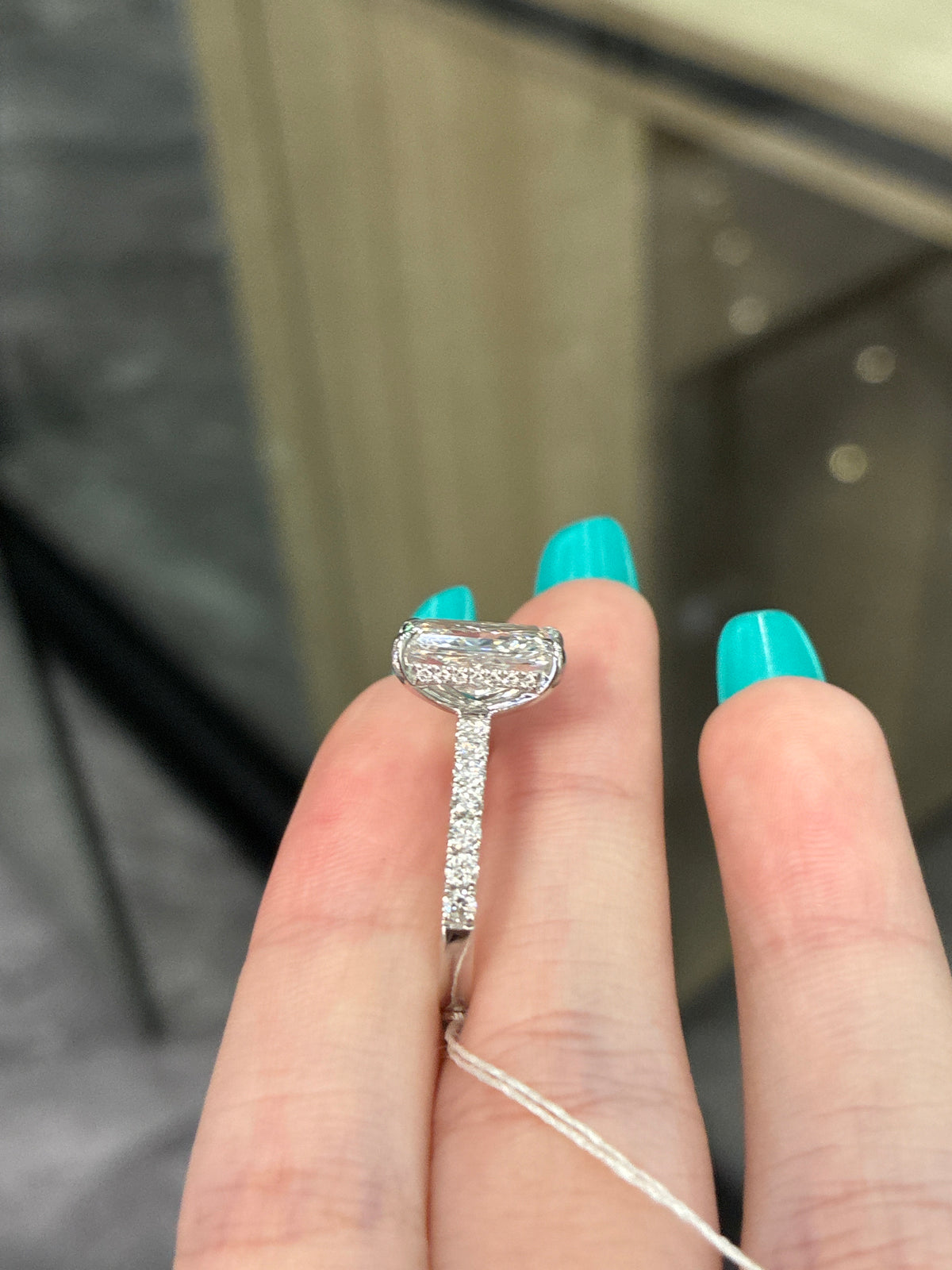 For Kristine 14k solid white gold 3.03ct radiant E VS1,with 0.56ct hidden halo and side stones ring. Come with IGI&GIL certificates