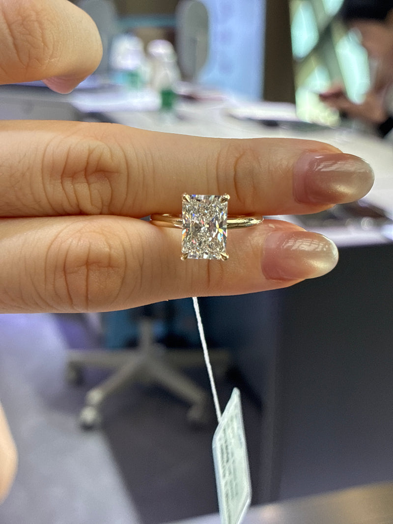 For Raquel 14K radiant ring, E/VVS2, 3.080ct