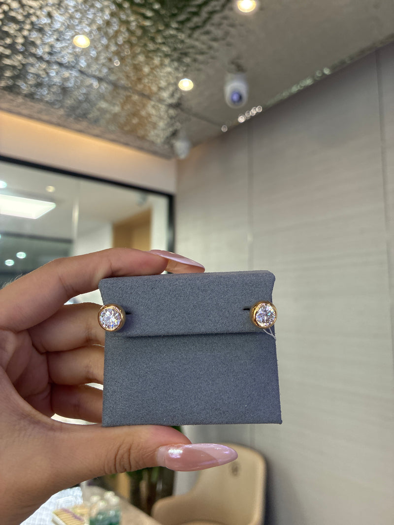 Deposit for OMG333, 14k yellow gold, 1ct each round cut bezel, E/VVS2