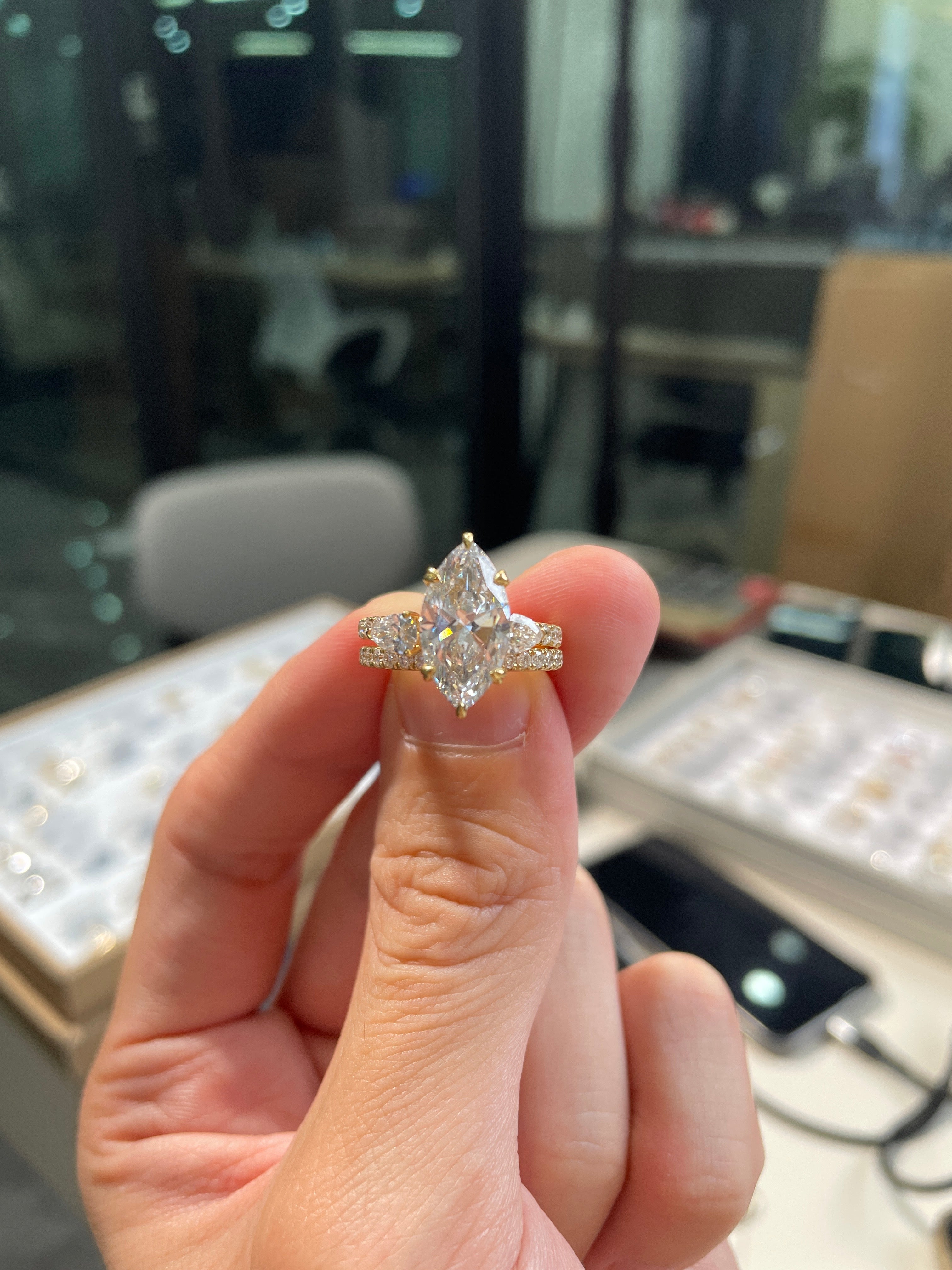 Retainer for Lynne’s Wedding Set (14K Solid yellow gold solitaire ring 3.03ct marquise shape center stone E/VVS2 32 side stones for total 0.499ct)+(14K solid yellow band ring 2 pear shape stones total 0.450ct 16 side stones for 0.307ct D-E/VS-VVS) USSize7