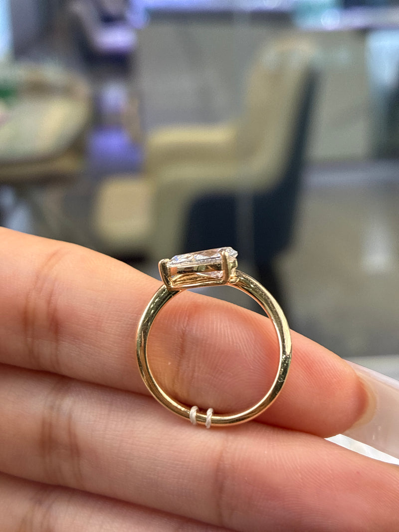 For for Nukey 14k yellow gold, 1ct center stone, E/VVS2, size7.5