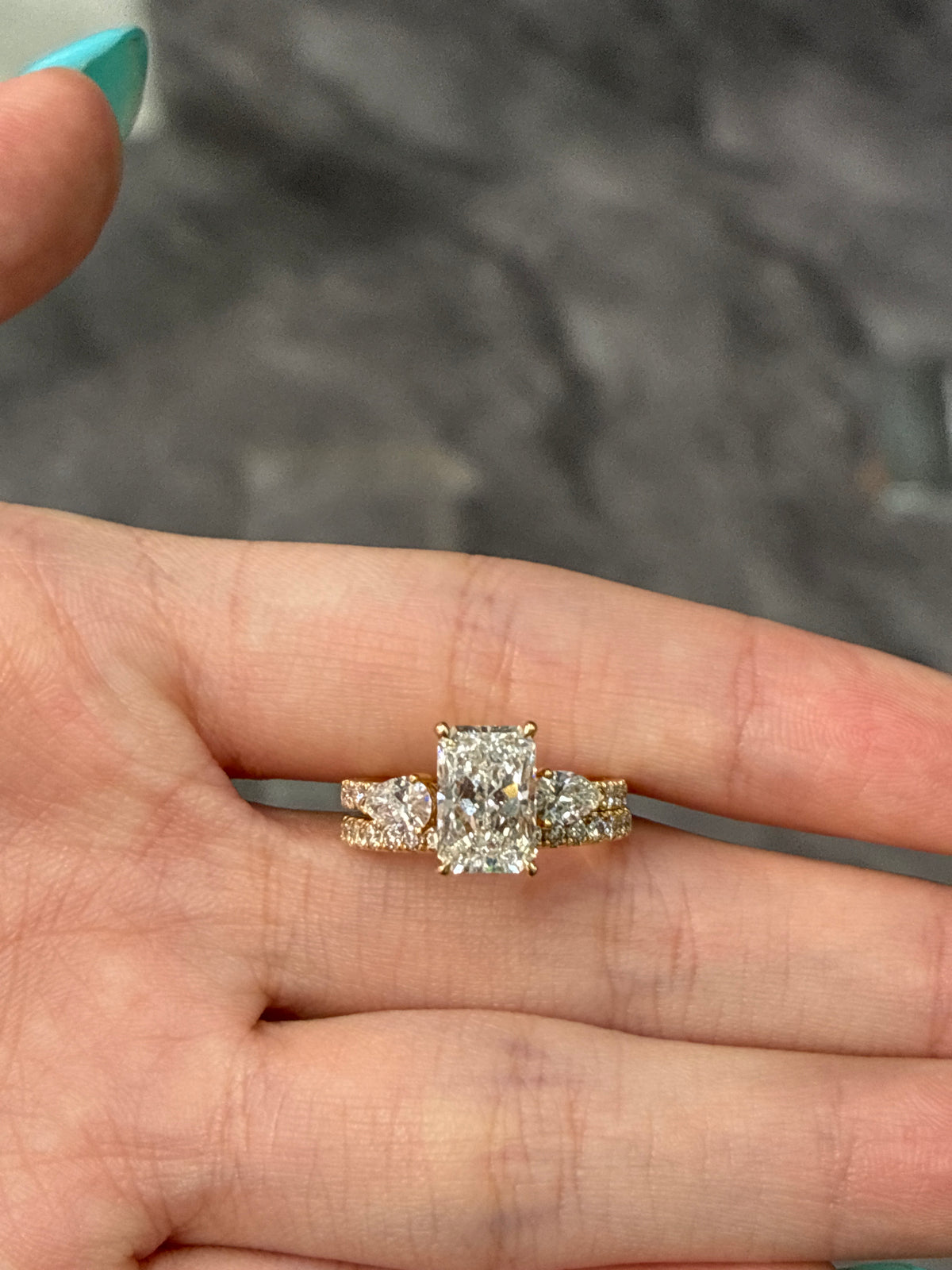 For Sounding Bored 14K yellow gold 2.01ct radiant ＥVS1, with 0.325 side stones. & 14K yellow gold pear 0.45ct with 0.307ct side stones band. Customization