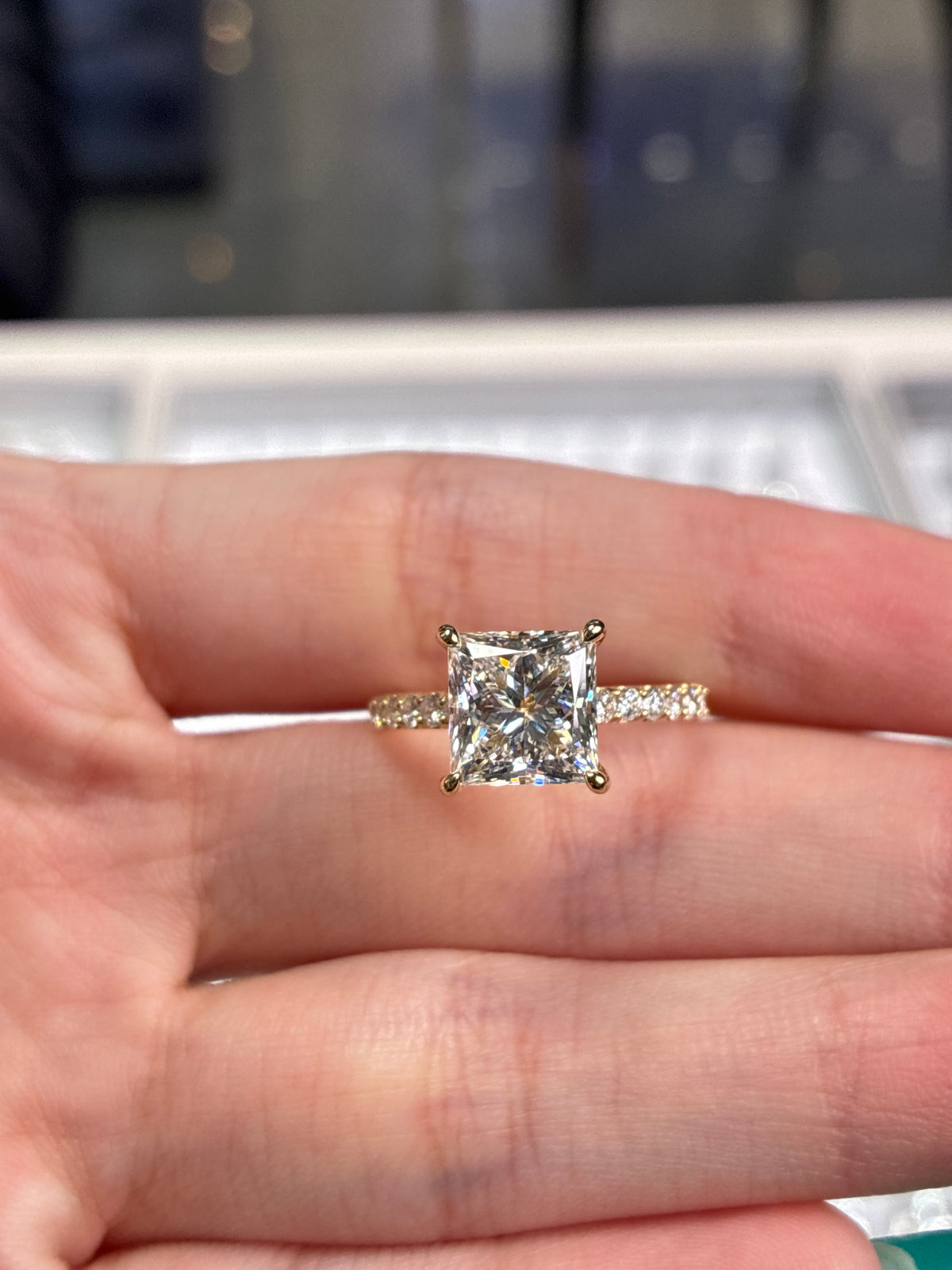 Deposit for Shorty G 14K solid yellow gold 3carat princess cut E/VVS with 0.386ct sidestones&hidden halo