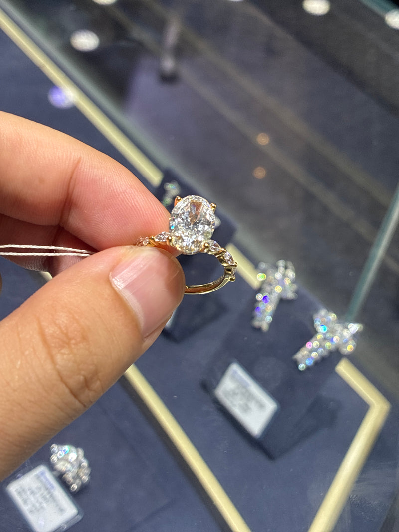 Deposit For Kerry T 14k gold main stone oval cut 3.5ct side stone 0.587ctD/vvs2