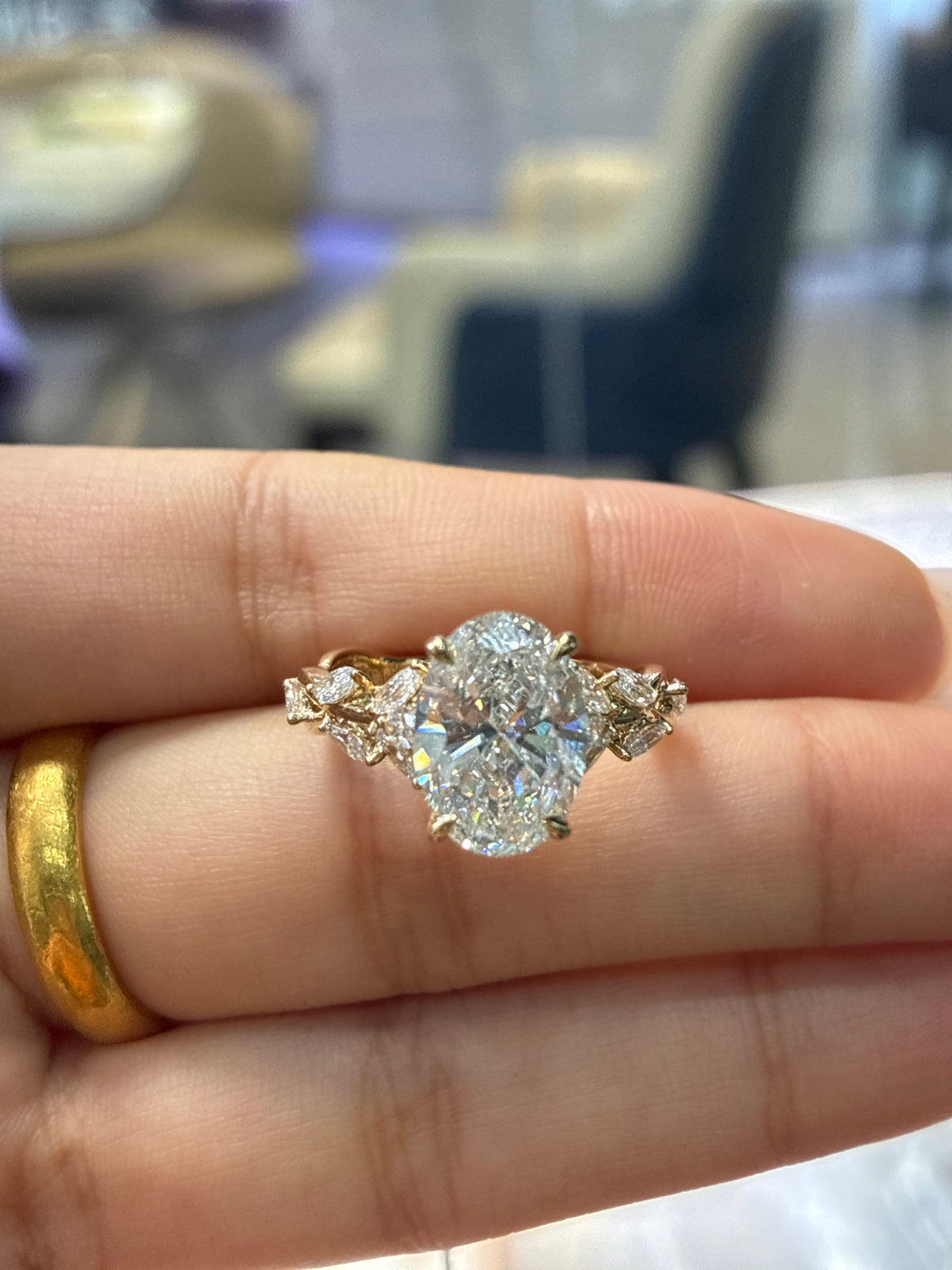 For Mrs.Porter, 14k yellow gold, 3ct center stone, 0.943ct side stone, E/VVS2, size 5, ready to ship