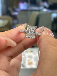 For fwcrystal 14k white 3ct radiant cut E/vvs2 0.47 ct sidestone