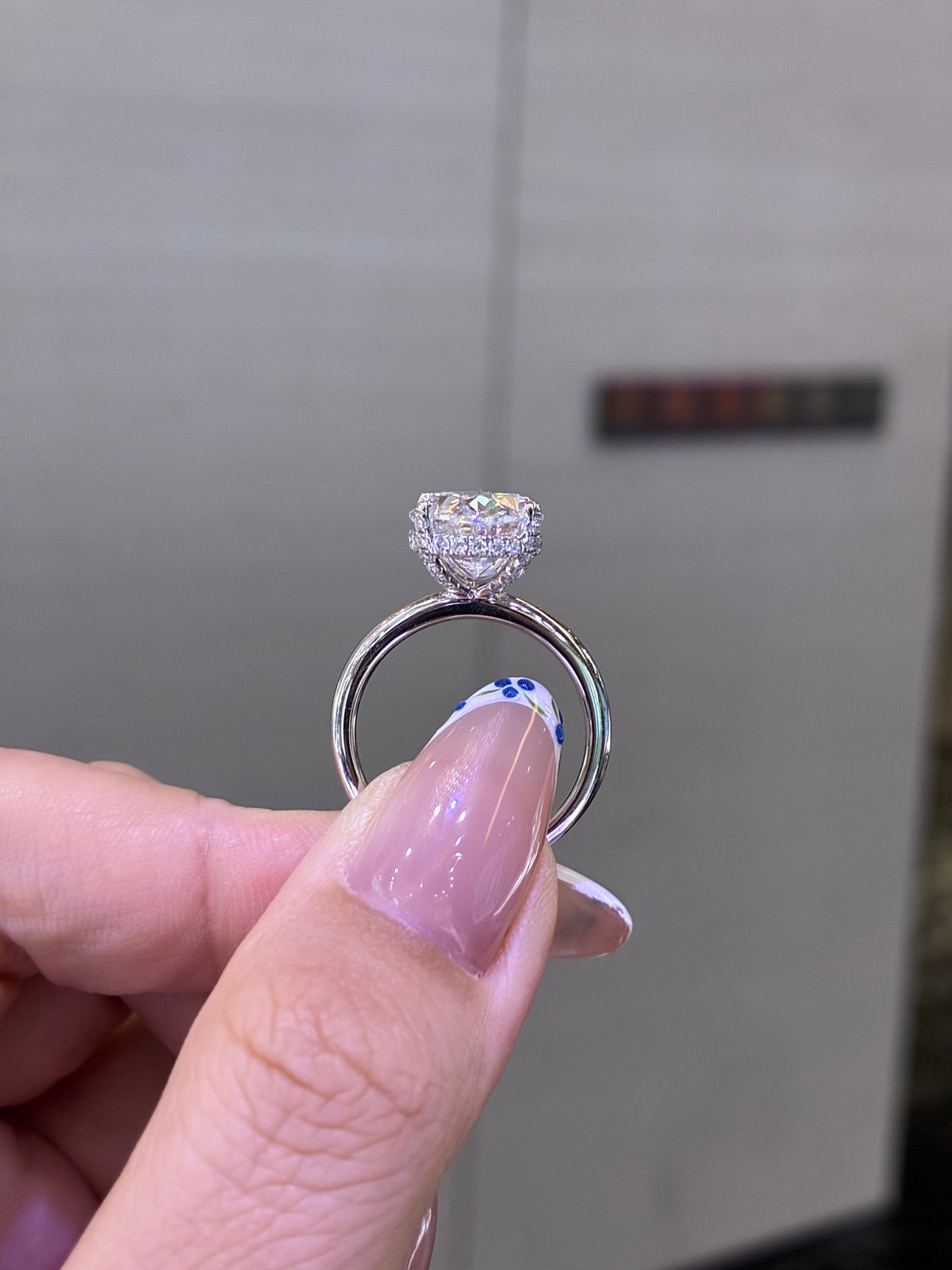 For Meg, 5.26ct oval lab Diamond with 0.308ct sidestones, D/VS1, in Platinum 950