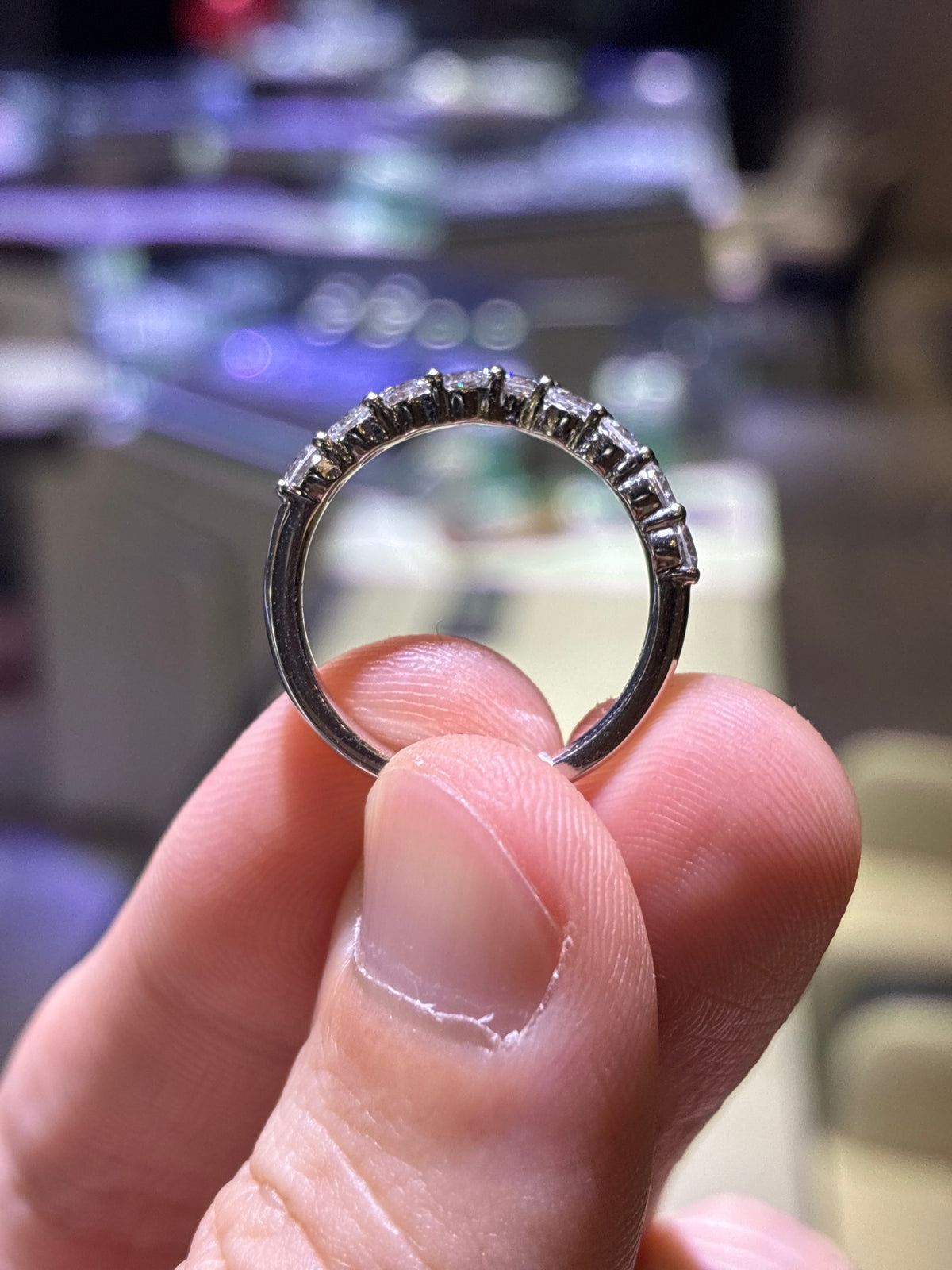 For Amy Round Brilliant Cut Chevron Band Ring//Platinum 950//9 Round Brilliant cut diamonds for total 1.018ct//D-E/VS-VVS//US Size 5.75