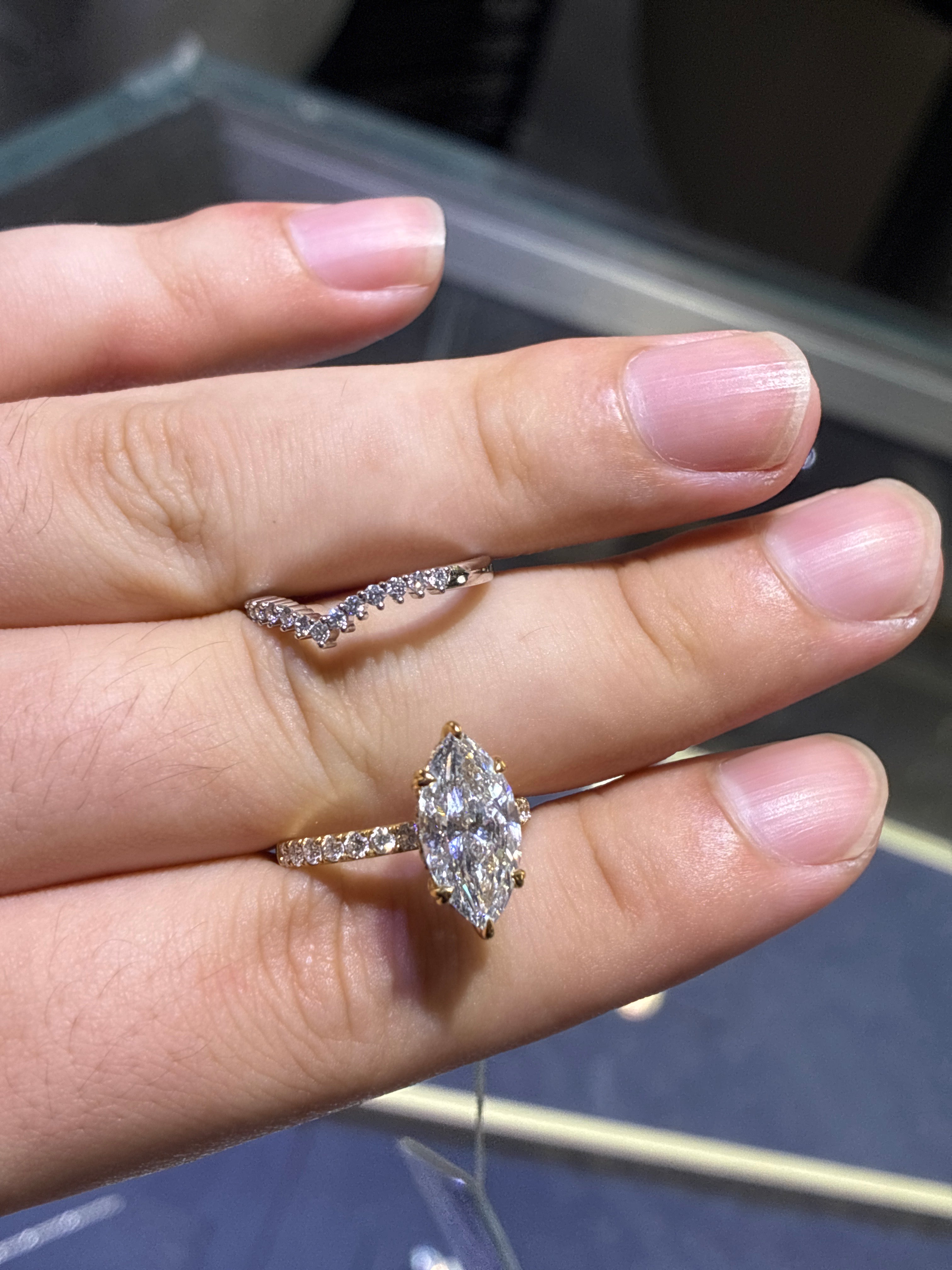 Deposit For Ashly a set 18k yellow gold main stone E/VVS2 marquise cut2.5ct side stone 0.499ct and 18k 0.191ct