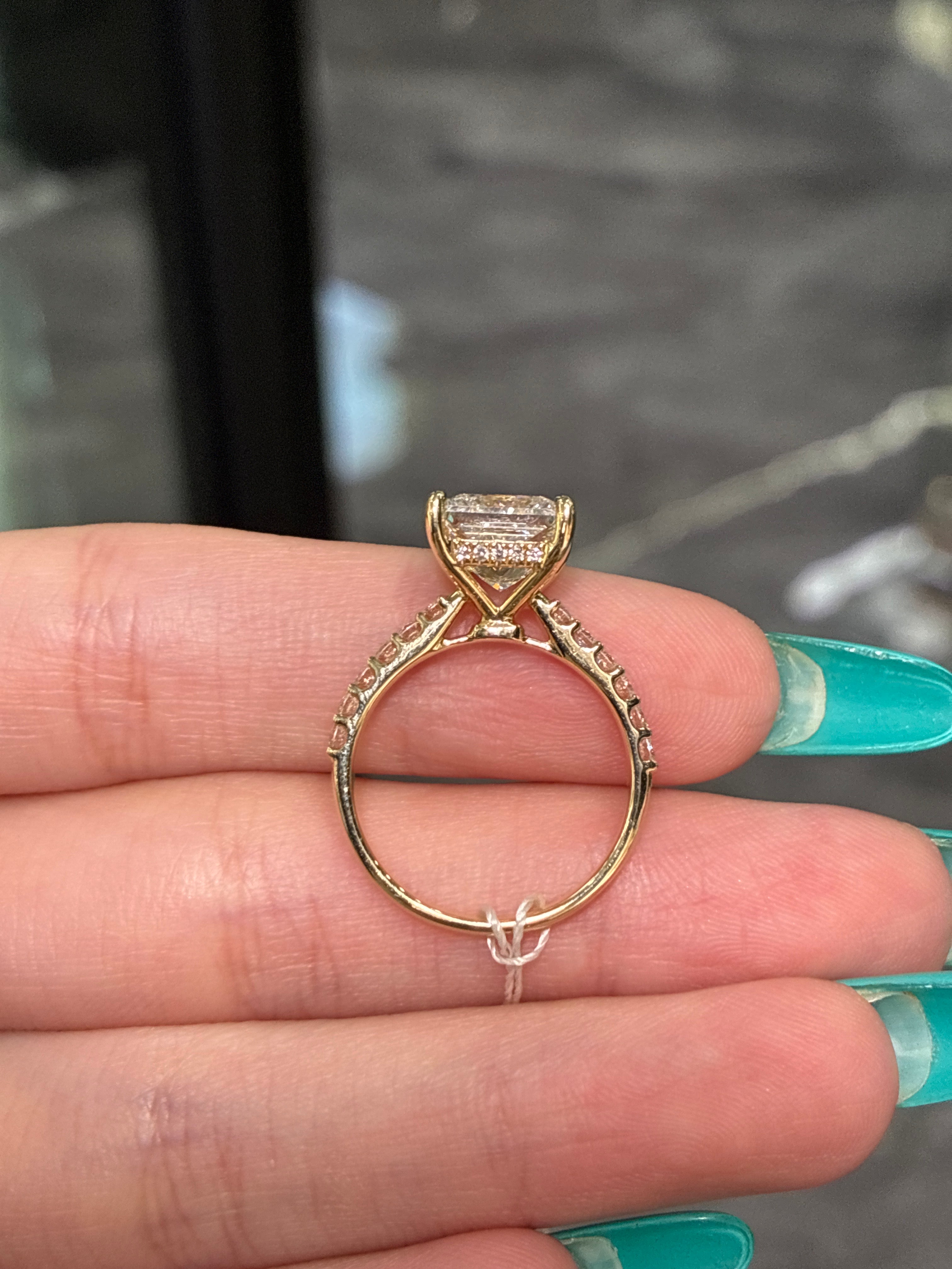 Balance For Hleethao platinum 950 3carat princess cut E/VVS2 with 0.386ct sidestone, prong like third pic(customization)