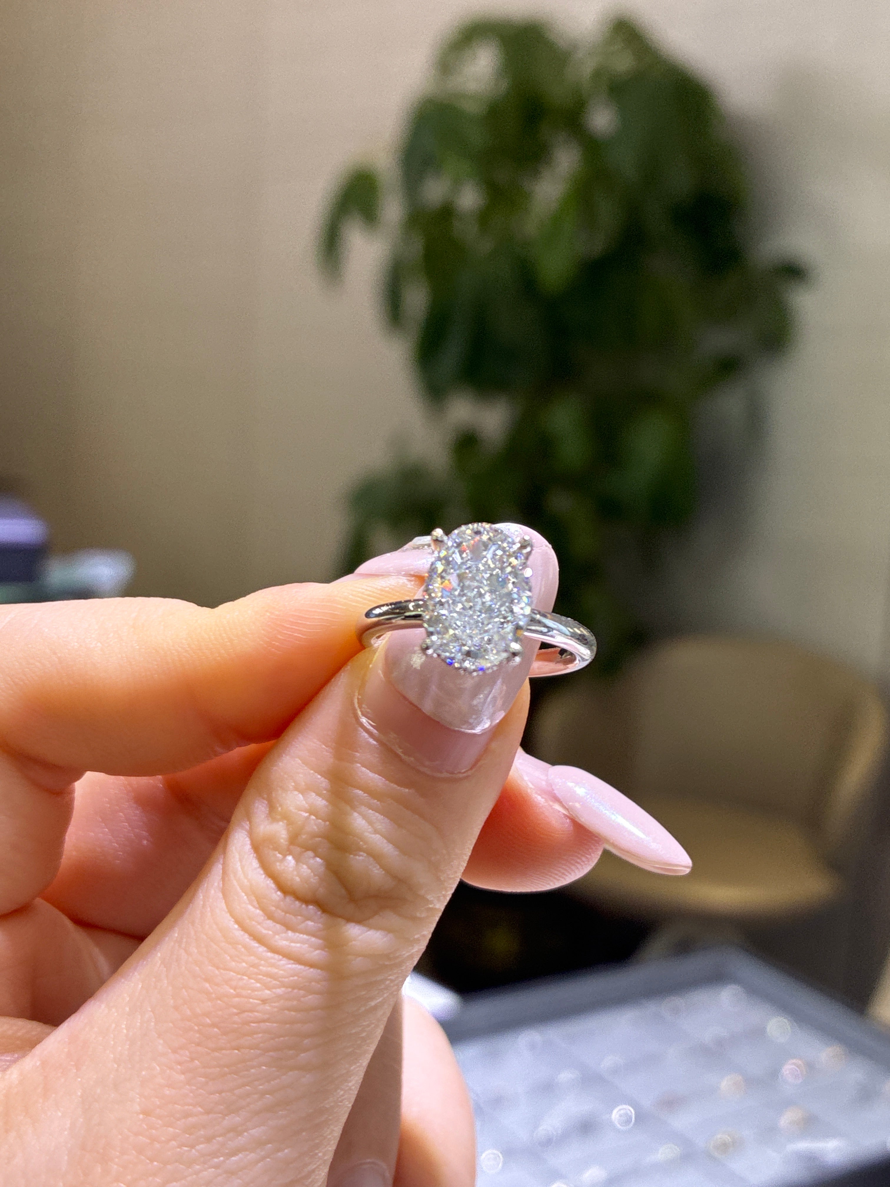 For LeeAnn 18k white gold D/vvs2 oval cut ring main stone 3.87ct side stone 0.168ct
